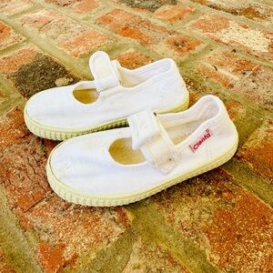 Cienta Kids White Canvas Sneakers